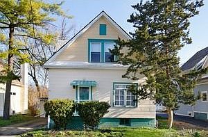1st image of 627 W Wesley St