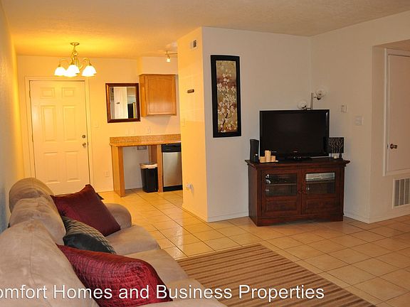 5th image of 212 San Clemente Ave NW APT 4