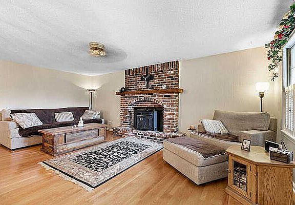 Upstairs Living Room B