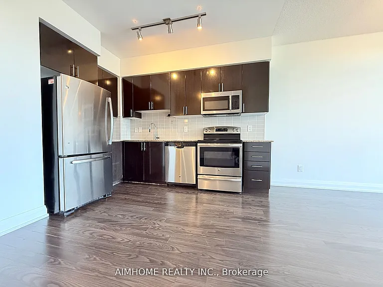 7165 Yonge St #319 — Photo 8