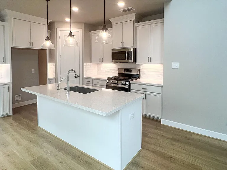21818 Fitzroy Manor Ln — Photo 7