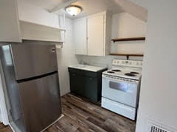 2nd image of 721 Hillside St #3C