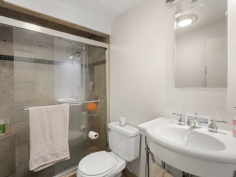 34 Washington St #1A — Photo 4
