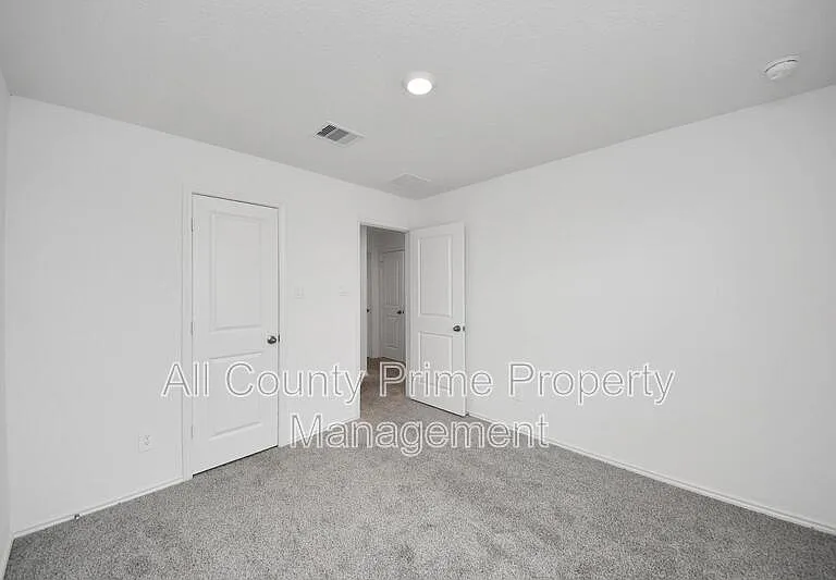 31303 Heddington Ln — Photo 23