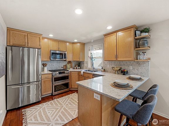 2nd image of 8548 Midvale Avenue N #B