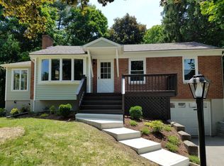 17 Memory Ln, Poughkeepsie, NY 12603