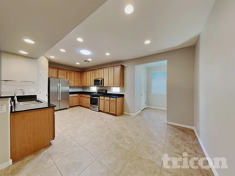 2403 W Kristina Ave — Photo 4