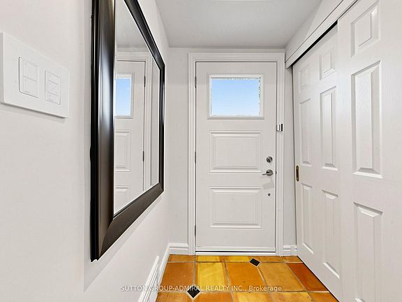 4th image of 11 Marchwood Dr