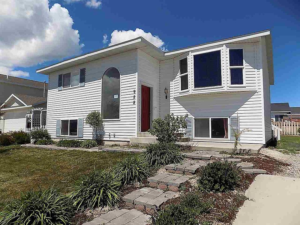 1st image of 988 Pintail Ct
