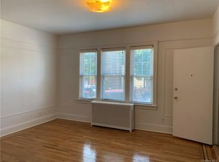 2844 E 196th St, Bronx, NY 10461
