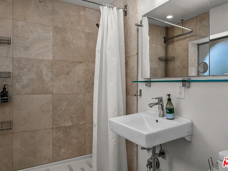 25202 Piuma Rd — Photo 36