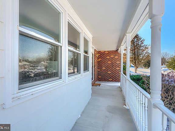 4th image of 509 Normandy Ln