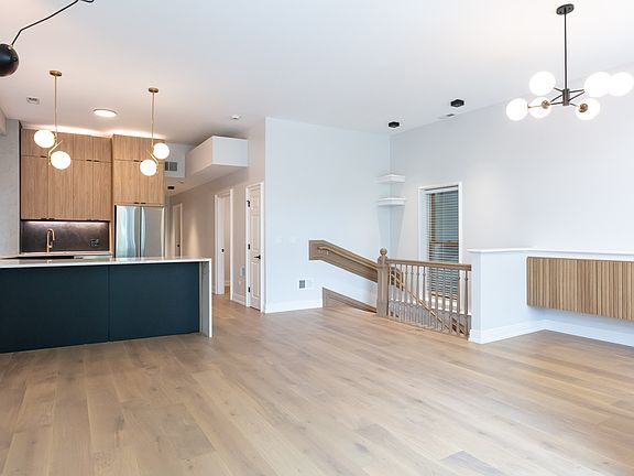 5th image of 1112 N Damen Ave #2