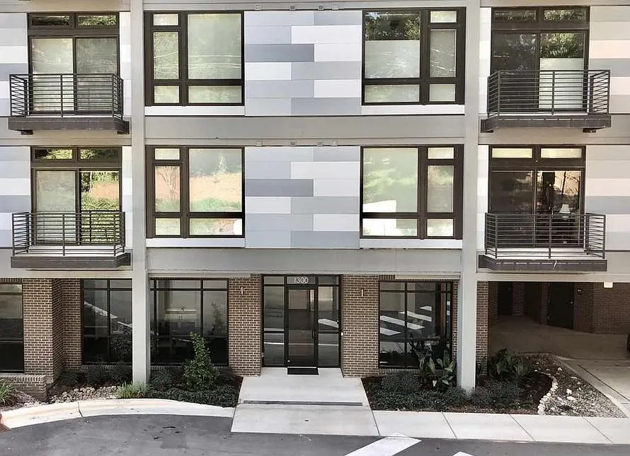 1300 Saint Marys St — Photo 2