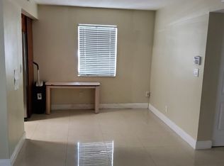 581 N University Dr, Plantation, FL 33324