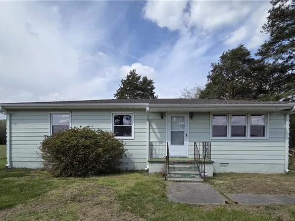 14035 Foursquare Rd, Smithfield, VA 23430