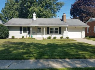 822 Maple Ln, Waterville, OH 43566