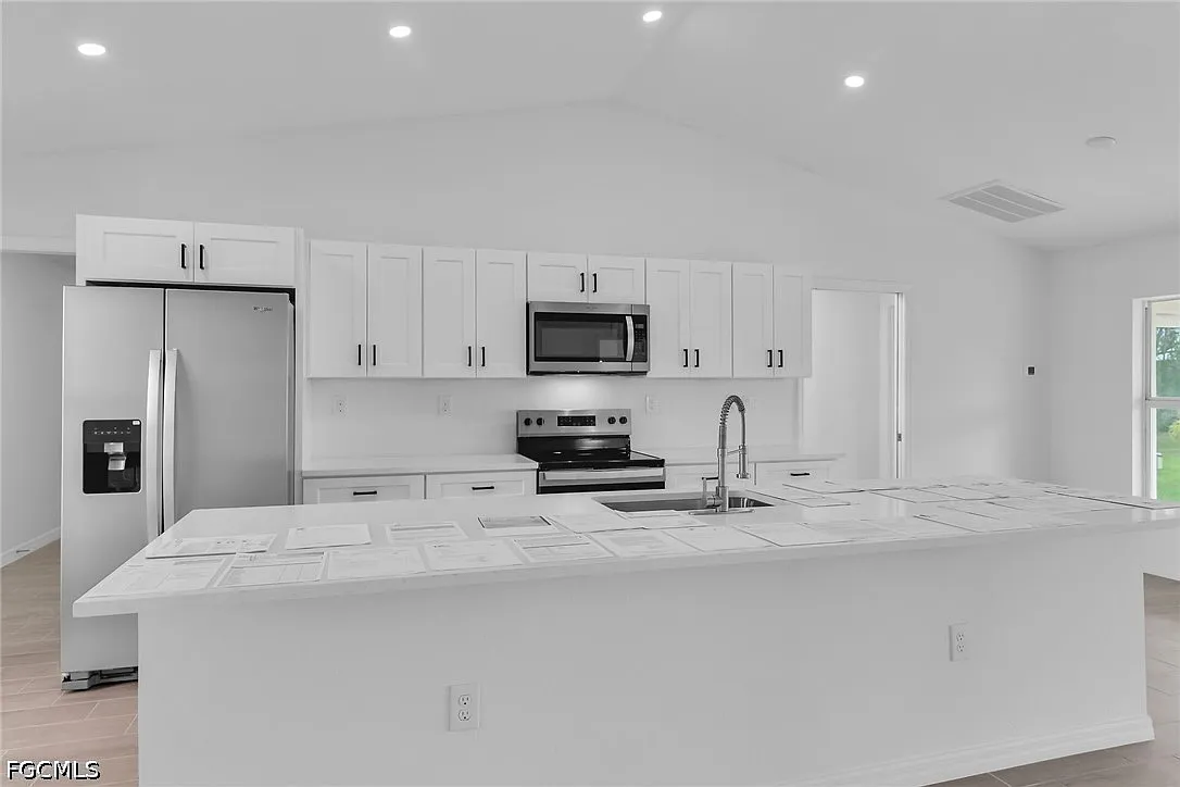 4 bed, 3.0 bath, 1683 sqft, $2,300 — Photo 3