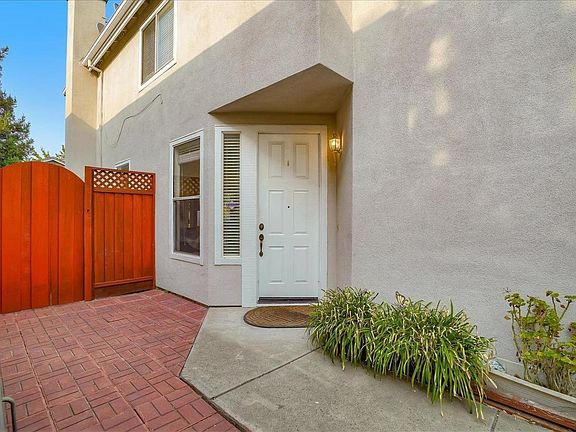 3rd image of 551 Birdsong St