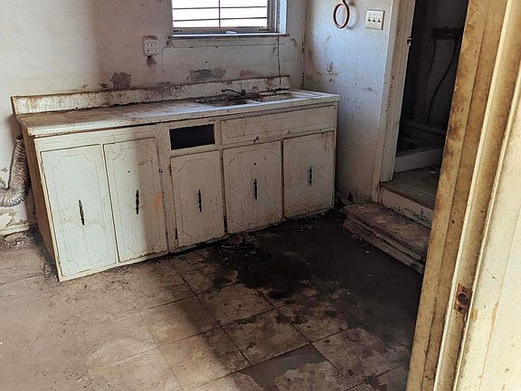 3rd image of 901 E Gallina Rd