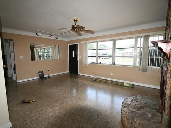 4th image of 6743 35th Ave N