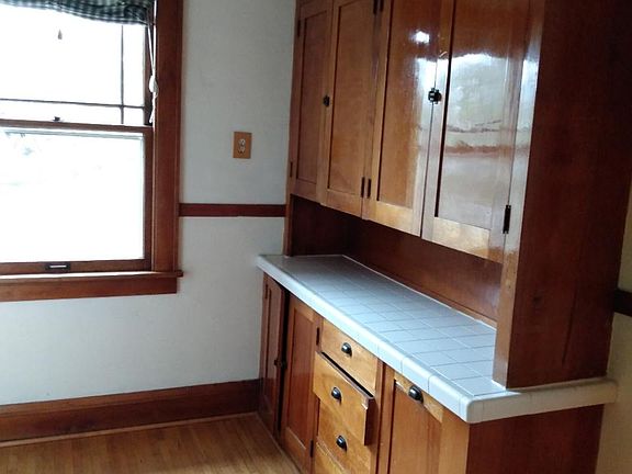 4th image of 3152 46th Ave S #2