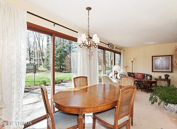 3rd image of 165 W Oak Glen Dr