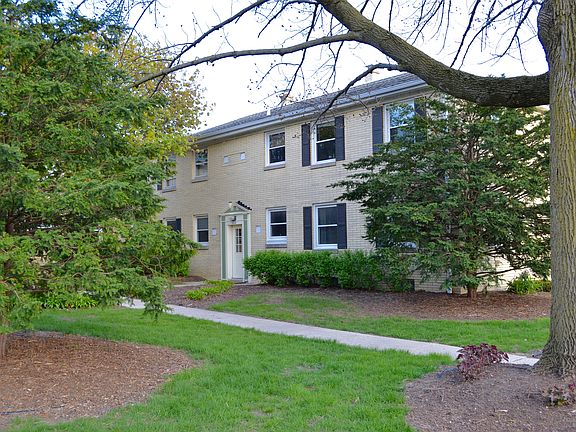 3rd image of 3456 N Dousman St