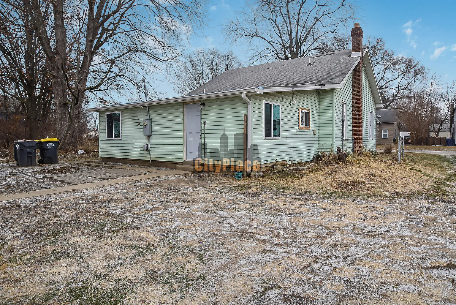 2627 Chase St #2 photo 1