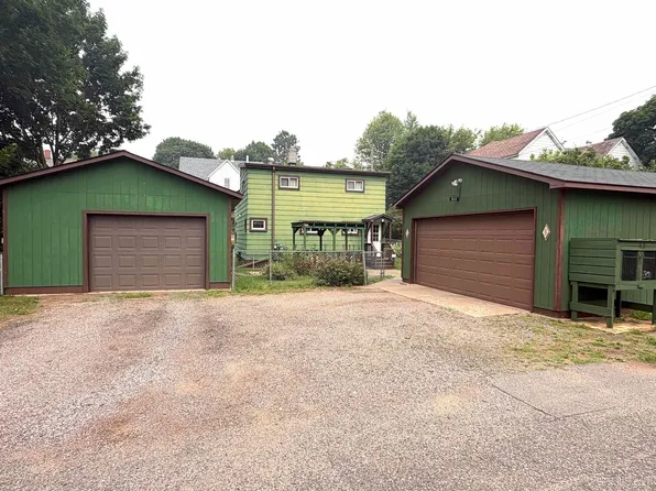 518 E Ridge St, Ishpeming, MI 49849