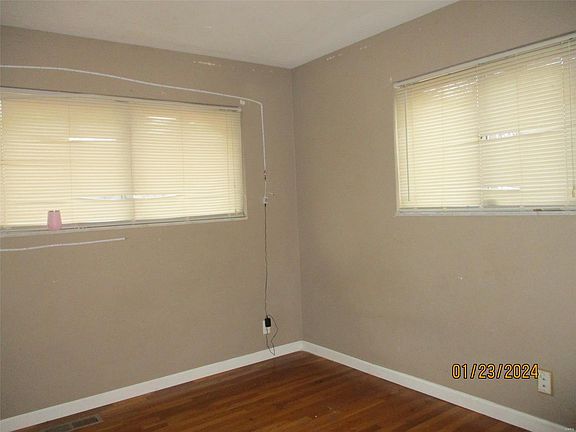 5th image of 9625 Glen Owen Dr