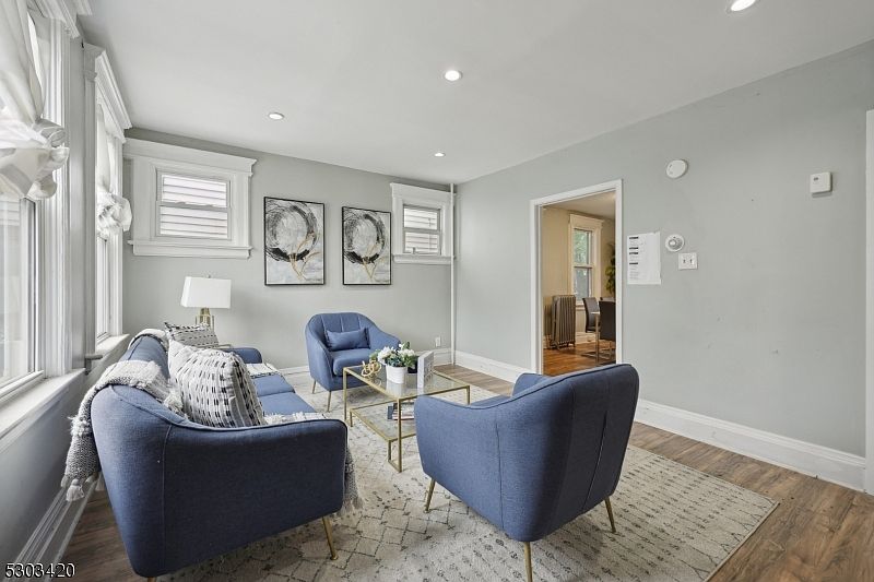 1st image of 15 Mcallister Pl