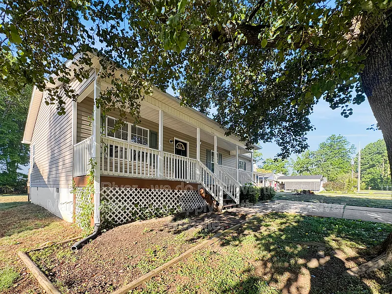 Building Photo - 235 Snead Rd