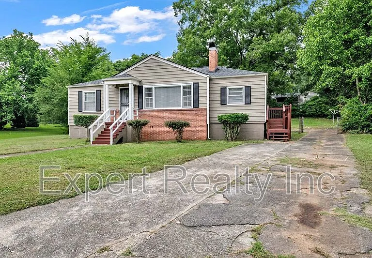 920 Parkway Dr — Photo 26