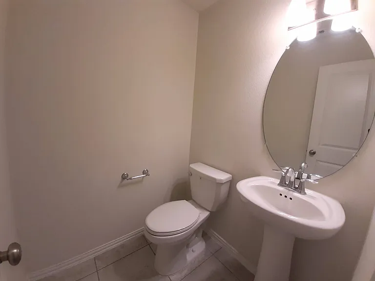 1514 Ancient Oak Ln — Photo 15