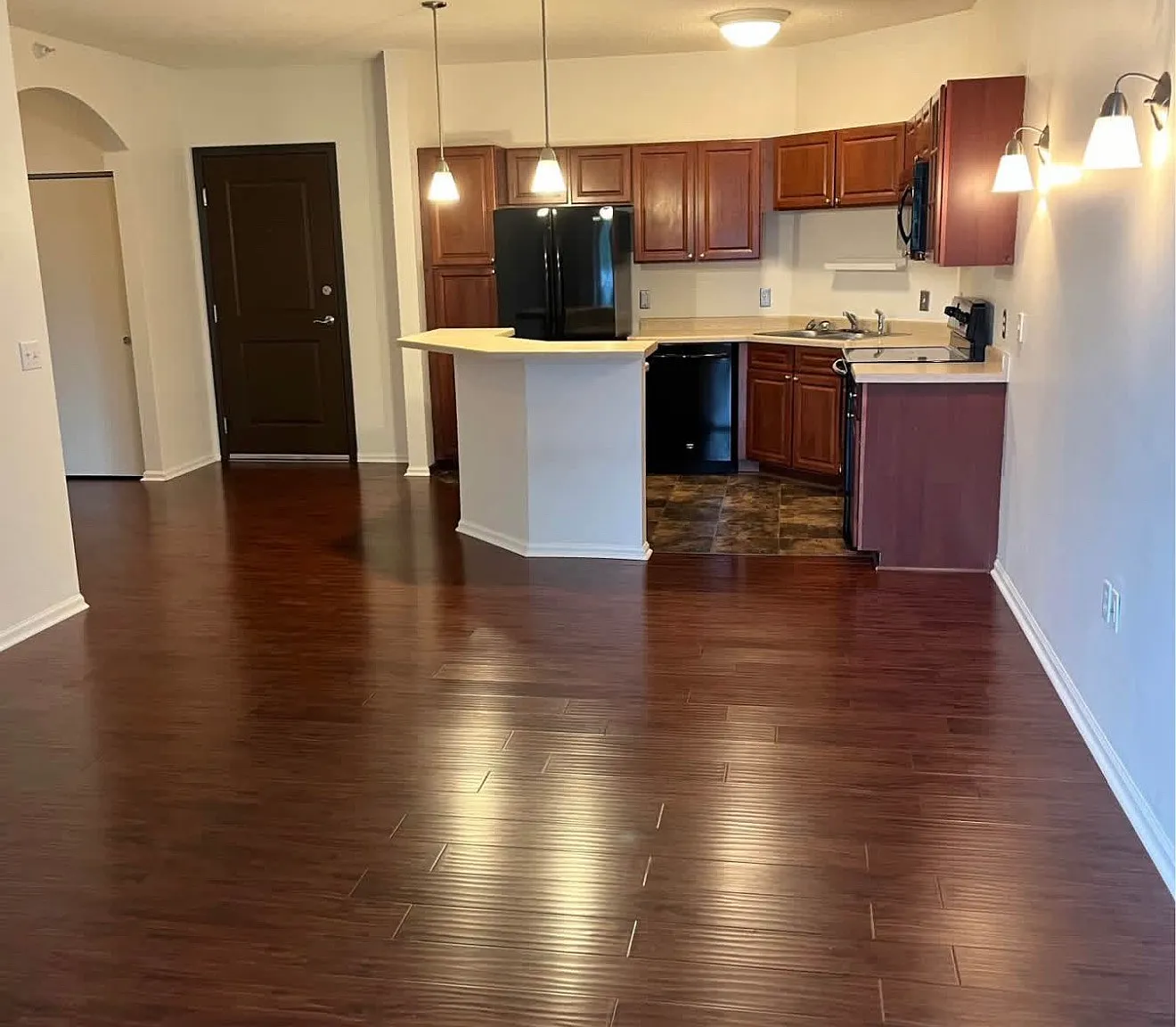 1 bed, 941 sqft, $1,600 — Photo 2
