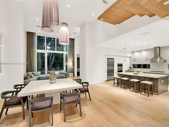 5th image of 335 W 46th St #0