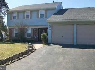 152 Arbor Meadow Dr, Sicklerville, NJ 08081