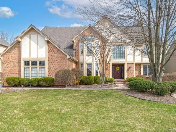 3669 Edinborough Dr, Rochester Hills, MI 48306