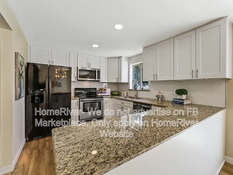 1512 E Crown Ave — Photo 3