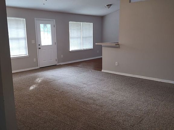 3rd image of 9136 Hawkeye Dr