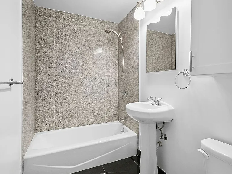 643 Chestnut St — Photo 5