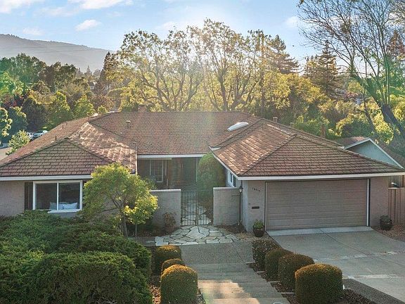 2nd image of 16513 Bonnie Ln