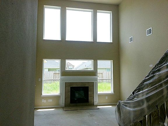 3rd image of 1302 S Maple Dr
