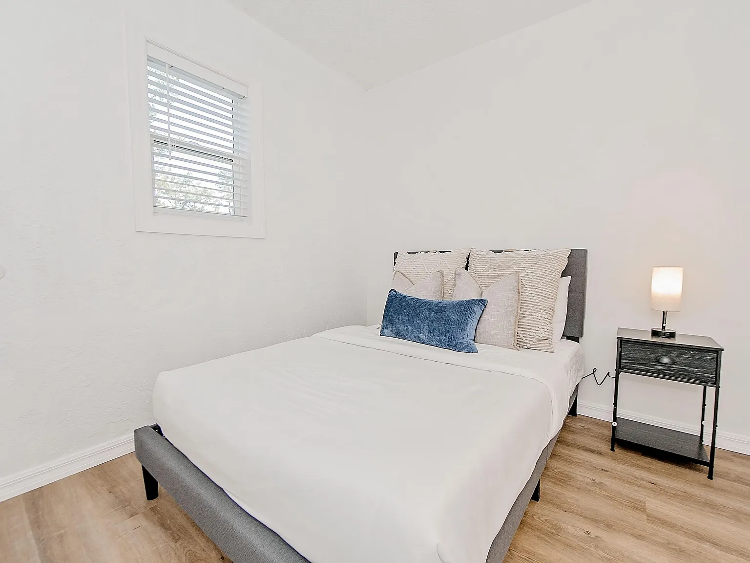 4 bed, 2.0 bath, 1800 sqft, $685 — Photo 1