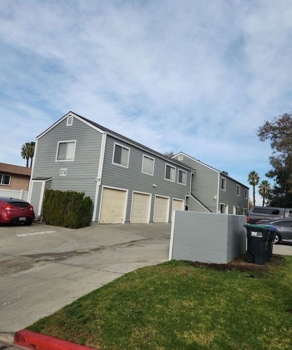 1st image of 28748 Calle Del Lago APT B