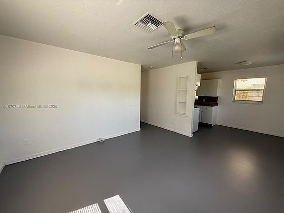 3rd image of 502 18th St