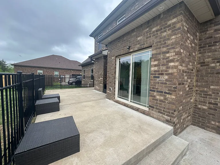 514 Sapphire Dr — Photo 43