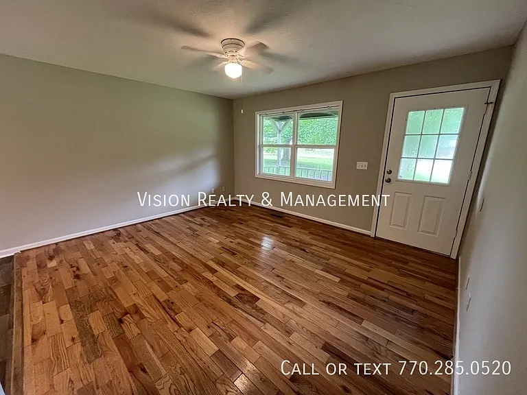 106 Barton Ln — Photo 22