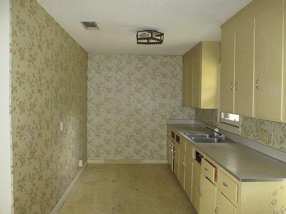 3rd image of 721 Citrus St